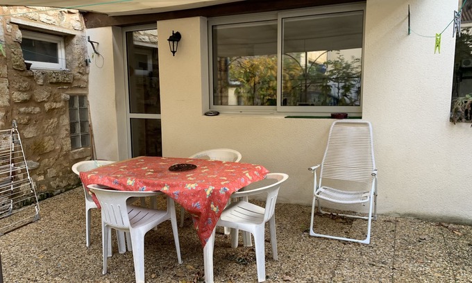Coulaures House | Quiet location in the heart of the village