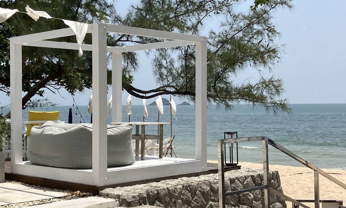 Pranburi Villa | Quiet luxury 5 min from 2 beaches w/green views & ocean breeze Kluai Mai Villa