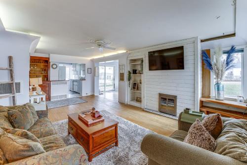 Manistee House | Quiet Manistee Home with Patio Less Than 1 Mi to Beaches!