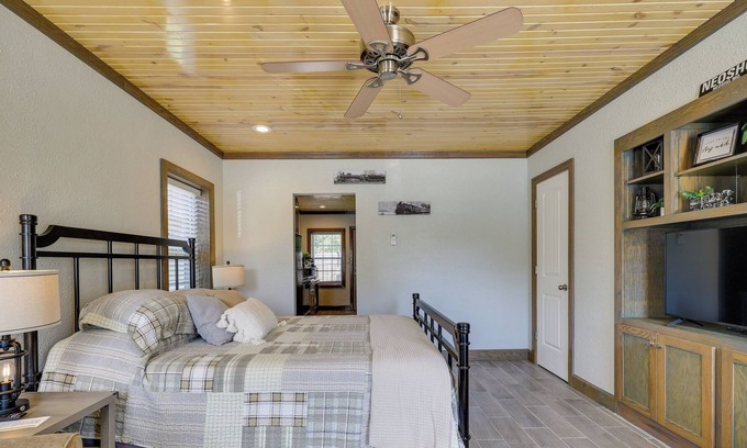 Neosho Apartment | Quiet Missouri Retreat: Walk to Downtown Neosho