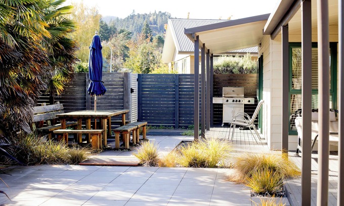 Hanmer Springs House | Quiet, Modern, Sunny Home