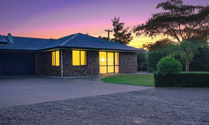Napier House | Quiet Napier Retreat, close to the off-road trails