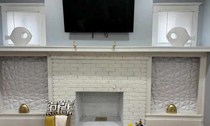 East Longmeadow House | Quiet Neighborhood-5BR near Big E, Mass Mutual, Six flags