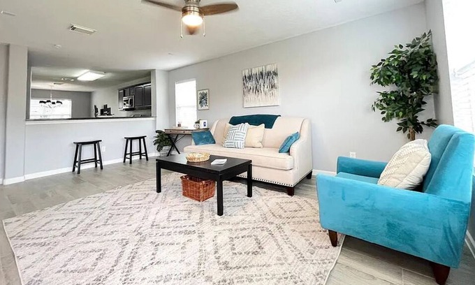 Pearland House | Quiet Newly Renovated Home