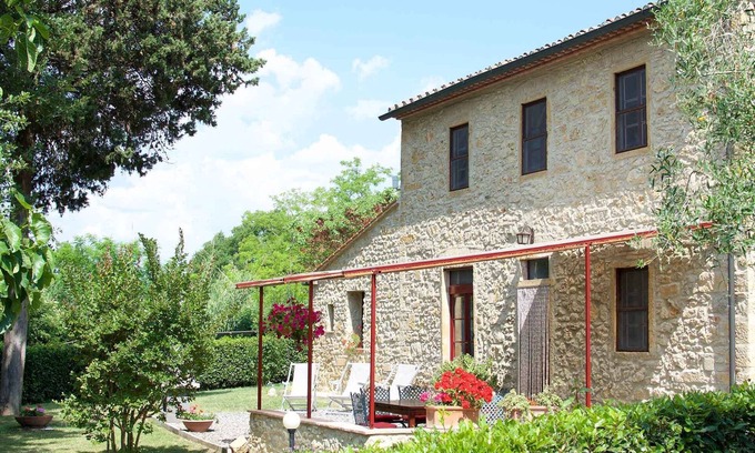 Montescudaio Apartment | quiet panoramic location with pool, 3 double rooms, 3 bathrooms, kitchen, terrace, private garden