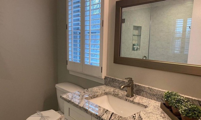 Mount Vernon Condo | Quiet Private Apartment to Relax. Near Ft Belvoir, George Washington's Mt Vernon
