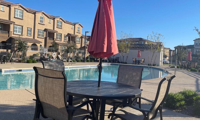 Chandler House | Quiet Private Room with Walk-in Closet, Pool, Grill