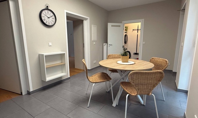 Outer Neustadt Apartment | Quiet rear building apartment with terrace in the heart of the new town