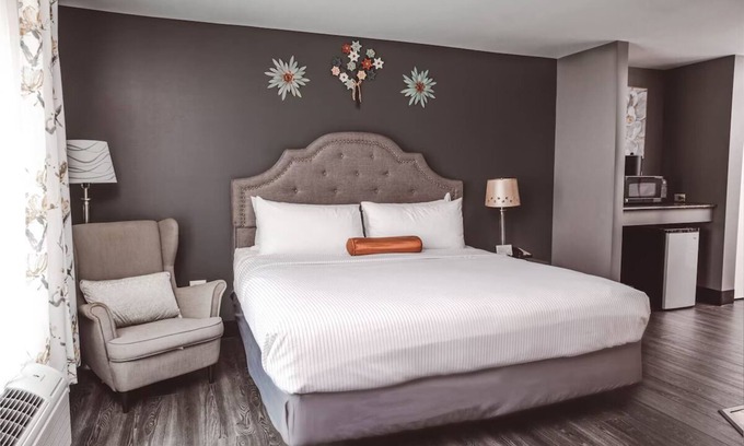 Zion Hotel | Quiet, Relaxing Stay l Library Lounge, Games, Dog-friendly & Outdoor Spaces