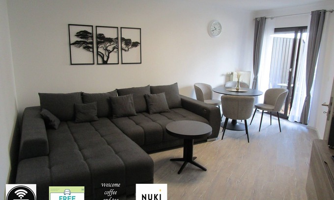 Schnetzenhausen Apartment | Quiet residential area in Friedrichshafen-Manzell