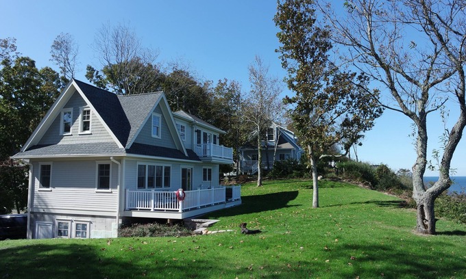 Wading River House | Quiet retreat with spectacular view of Long Island Sound
