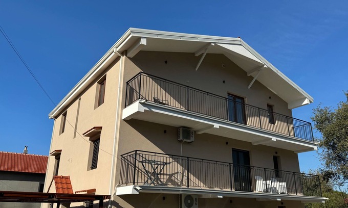 Radanovici Apartment | Quiet, safe stay with free parking,n20 min drive from Kotor, Tivat or Budva!