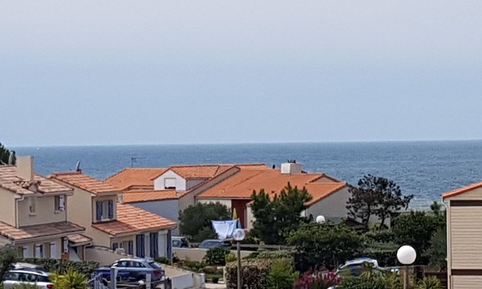 Saint-Michel-Chef-Chef Apartment | Quiet studio 150 m from the beach and sea view