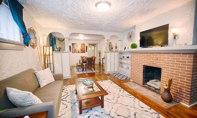 Near Eastside House | Quiet Street 10 minutes from Downtown Indy! #1