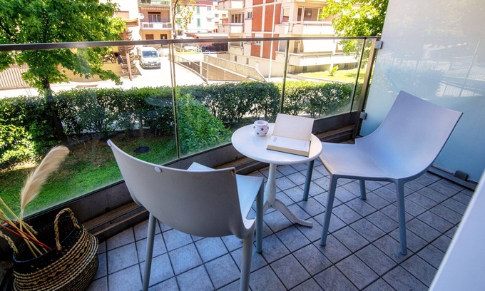 Lugano Apartment | Quiet studio apartment near Lugano lakeside promenade -PRESTIGE 7