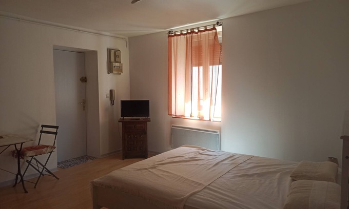 Nantua Apartment | QUIET STUDIO DOWNTOWN NANTUA