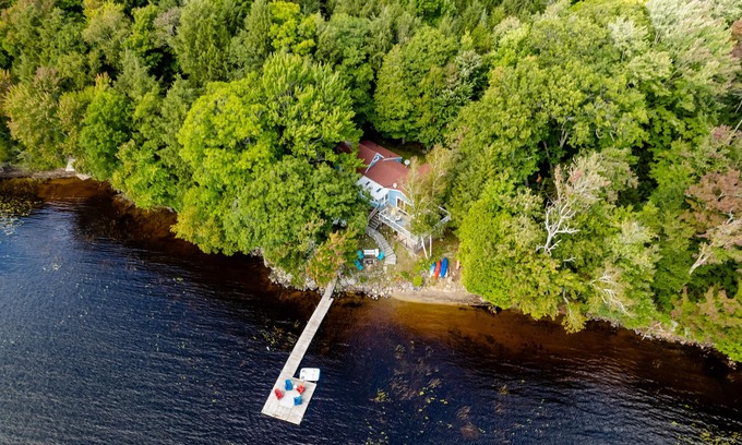 Huntsville Cottage | Quiet, sunny getaway located centrally in the heart of Muskoka.