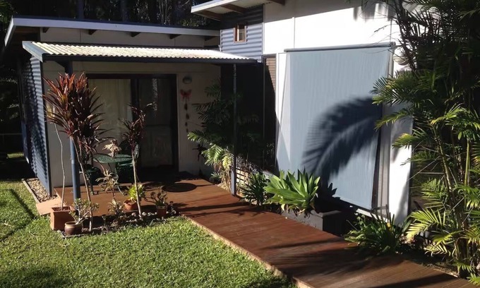 Carrara Cabin | Quiet tree location in the heart of Carrara