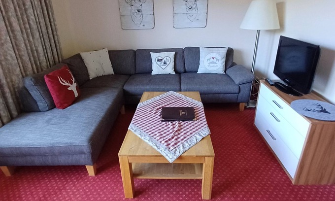 Hinterzarten Apartment | Quiet vacation apartment on the edge of the forest in Hinterzarten with pool and sauna