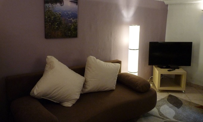 Troisdorf Apartment | Quiet vacation apartment near Cologne - Bonn Airport