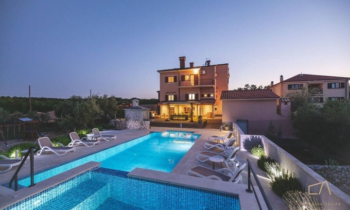 Sveti Vid Dobrinjski Villa | Quiet Villa Jele* with a pool and an authentic 'tavern' on Krk