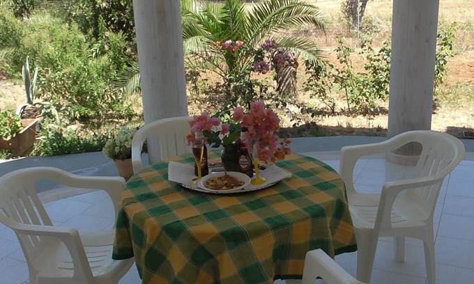 Matino House | QUIET VILLA WITH 2500 SQM. FENCED GARDEN