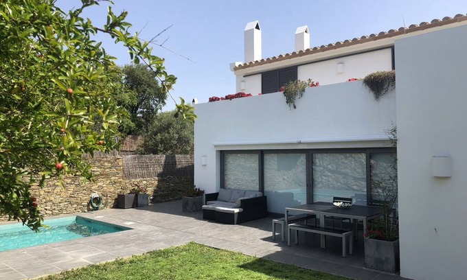 Cadaques House | Quiet villa with pool and near the sea.