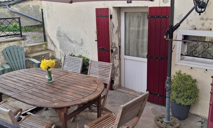 Les Martys House | Quiet village house with terrace for 4 people