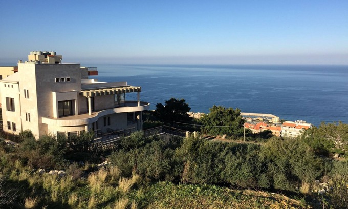 Halat Apartment | Quiet★Comfy★Epic Seaview, 3 bedrooms apartment