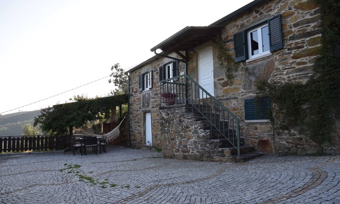 Castro Daire Cottage | Quinta da Malhada - A. L. 14 km from Paiva Walkways