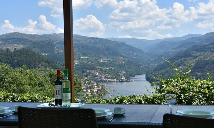 Ribadouro Villa | Quinta do Loureiro - Douro - Baião - Private - Heated Pool - Stunning Views .