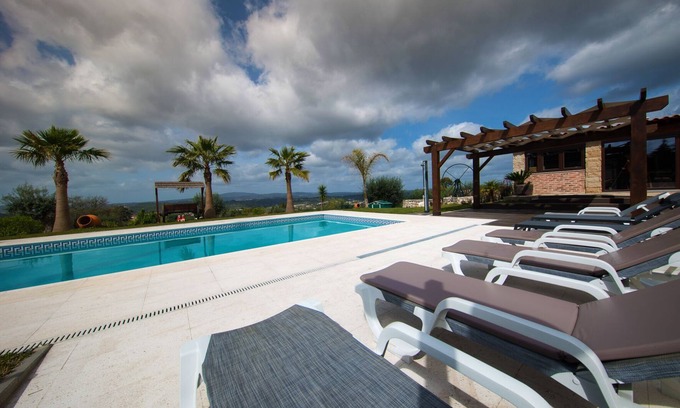 Ansiao House | Quinta dos Silvas - Holiday home with heated pool and orchard