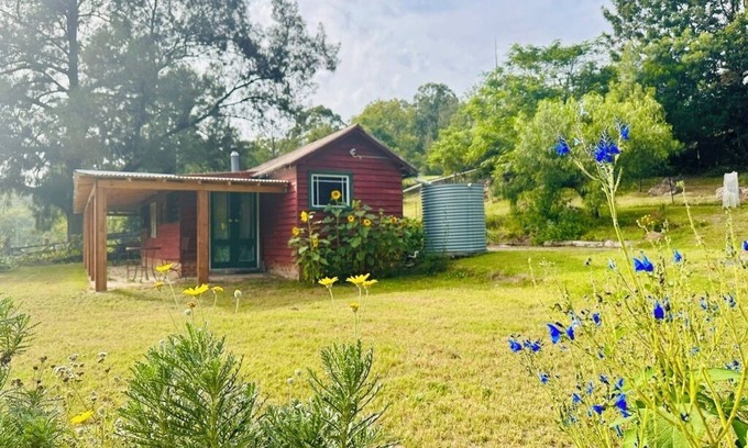 Wollombi Cottage | Quirky Country Cottage at Wollombi, 2hrs from Sydney CBD in the Hunter Valley.