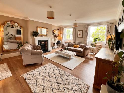 Cheltenham Apartment | Quirky & Stylish, Central Top Floor Apartment