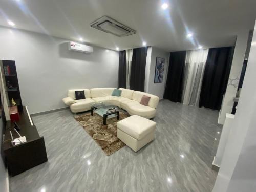 Pointe des Almadies Apartment | Résidence Keur Baye Moussa Ngor almadies Appartement 2 chambres et salon et cuisine équipée 2A