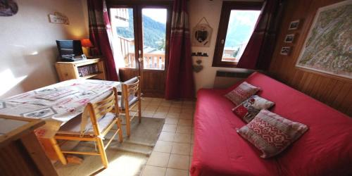 Champagny-en-Vanoise Apartment | Résidence Le Centre - Studio pour 4 Personnes MAE-3345