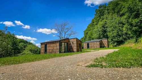 Czerna Villa | "Rózin Pstrągarnia" domki całoroczne Jura Krakowsko-Częstochowska