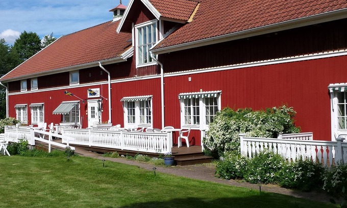 Hjo Municipality Bed & Breakfast | Röda Stallet B&B