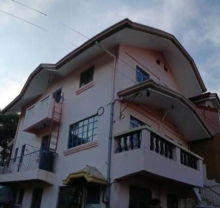 Baguio Apartment | R and W Transient House in Baguio