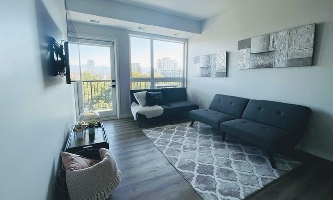 North End Condo | R&R Cultural District Retreat