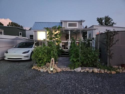 Newport House | R & R's Modern Retreat