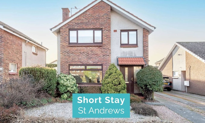 St. Andrews Ski Chalet | Radernie Place (No 23)