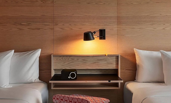 Washington Heights Hotel | Radio Hotel New York, Radio Two Queen Room, Short Ride To Museum of Modern Art!