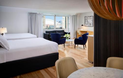 Central Waterfront Hotel | Radisson Blu Toronto Downtown