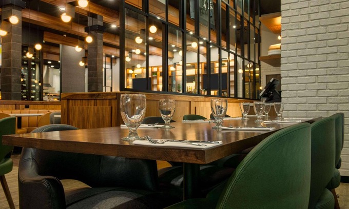 Fort McMurray Hotel | Radisson Hotel & Suites Fort McMurray