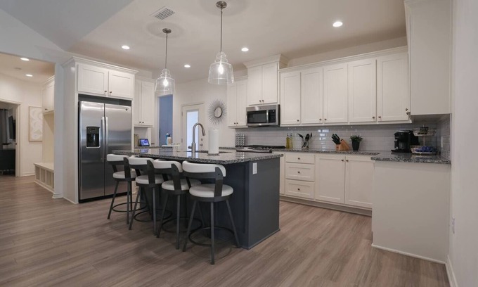 Lubbock House | Raider Manor 7 Min to Tech & Med