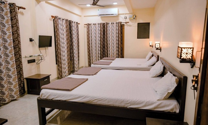 Nagaon Hotel | Rainbow Beach View Resort