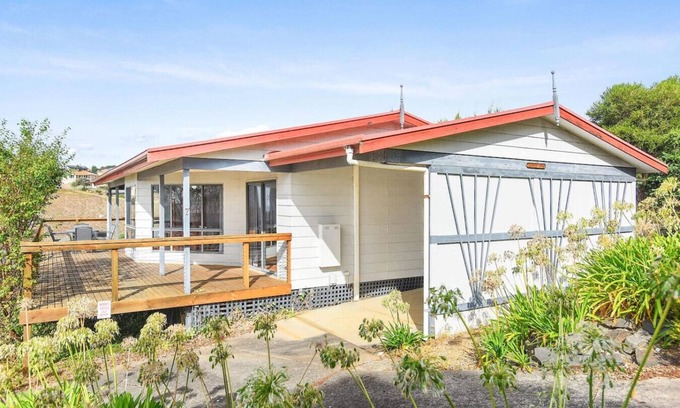 Encounter Bay House | Rainbow Vista - 7 Cygnet Ct, Encounter Bay