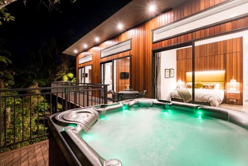 Franz Josef Glacier Resort | Rainforest Retreat