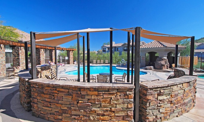 Ahwatukee Foothills Apartment | Raintree at Phoenix South Mountain Preserve